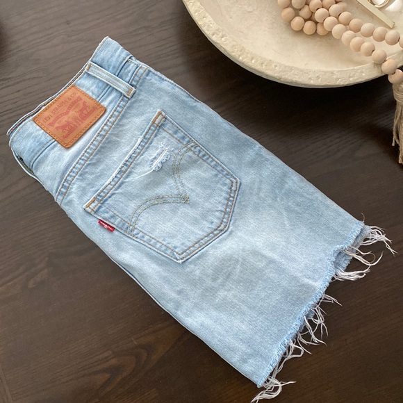 Levi’s Denim mini skirt - Picture 3 of 3